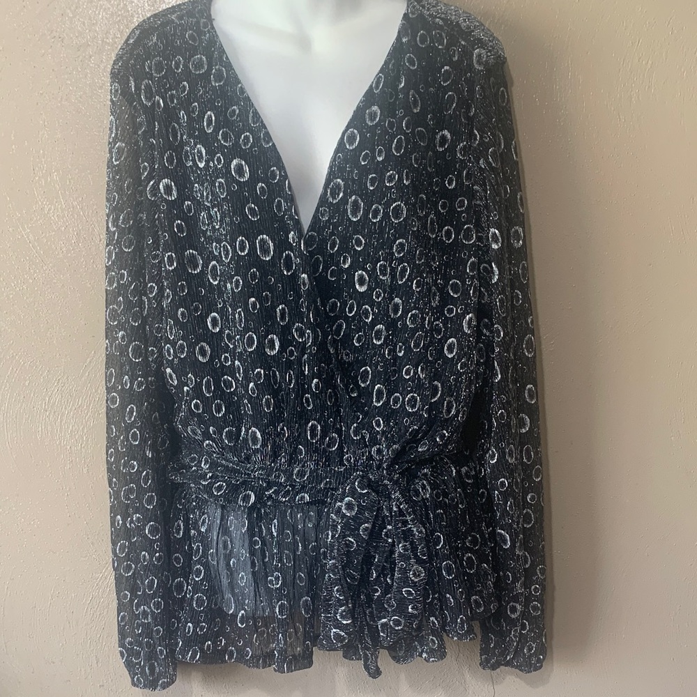 Ashley Stewart size 3X Black Metallic Blouse with Silver Circle Print NWT